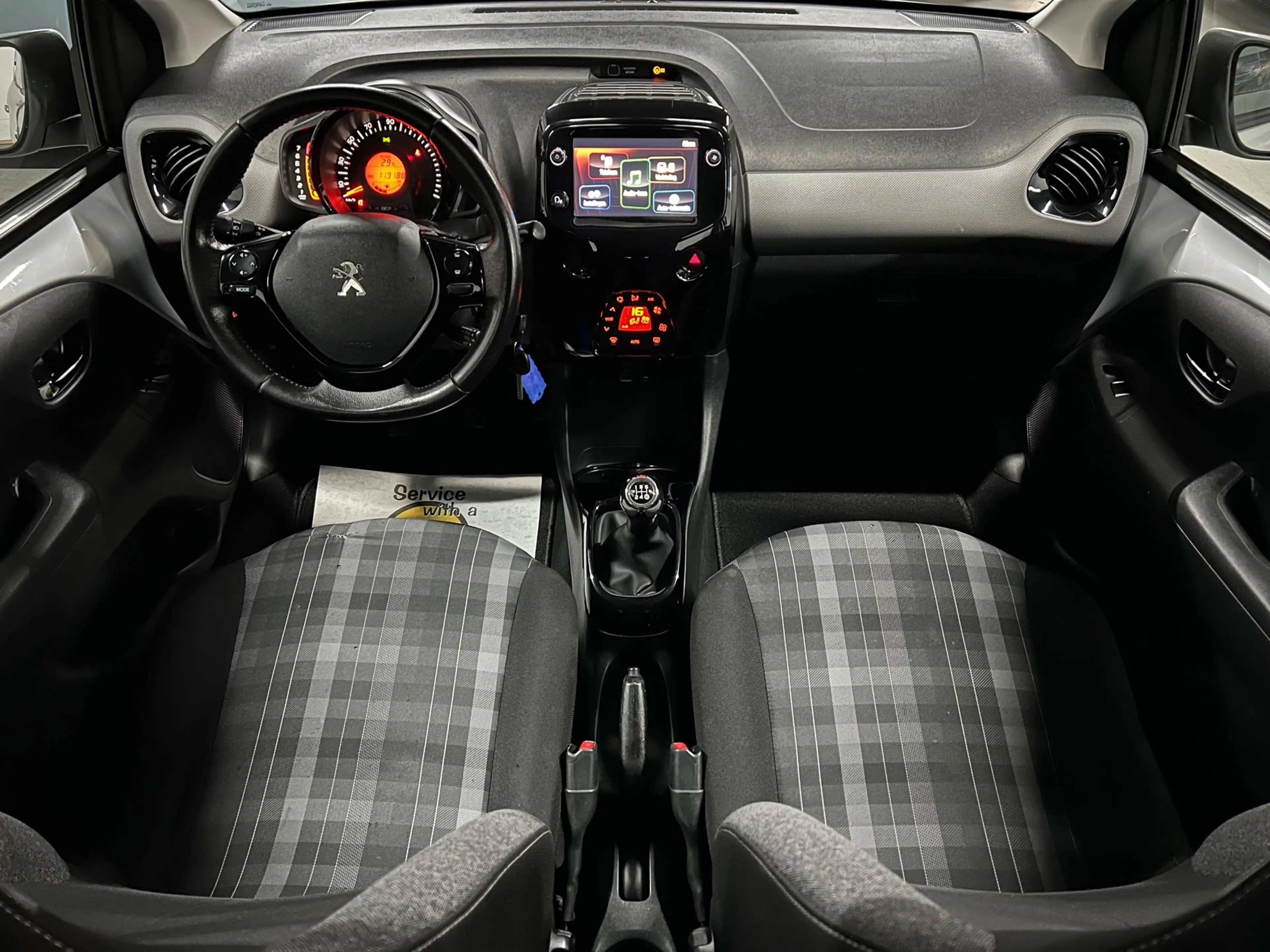 Peugeot 108 1.0 e-VTi Blue Lease Executive CAMERA / CARPLAY — photo 7