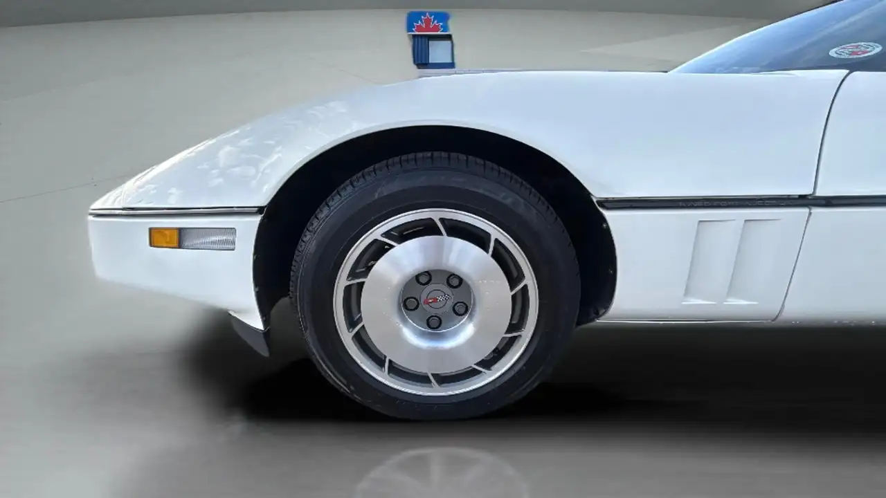 Chevrolet Corvette снимка Chevrolet Corvette
