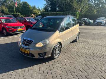 1.4-16V Platino , automaat , panoramadak