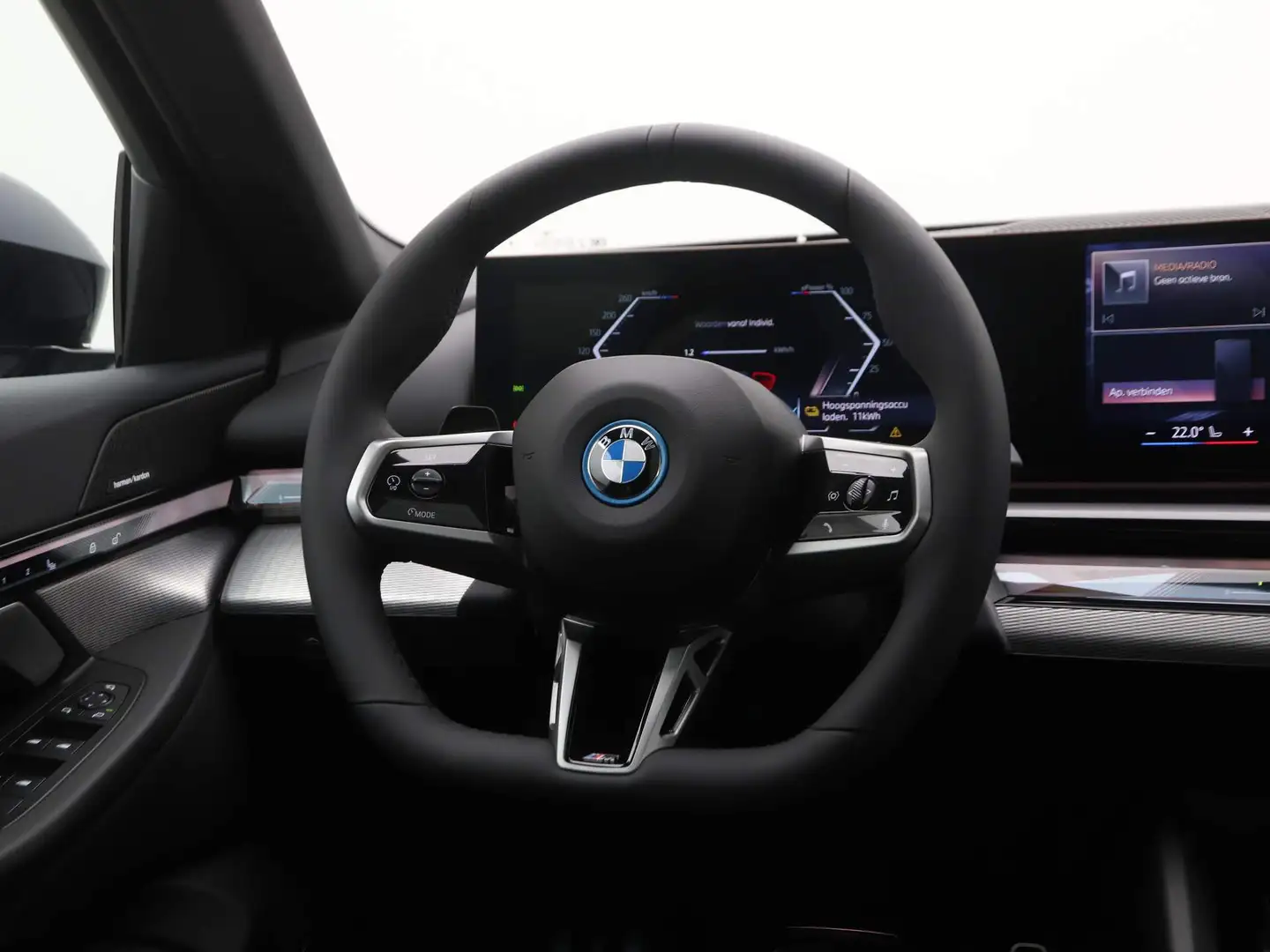 BMW i5 eDrive40 M Sport Blauw - 2