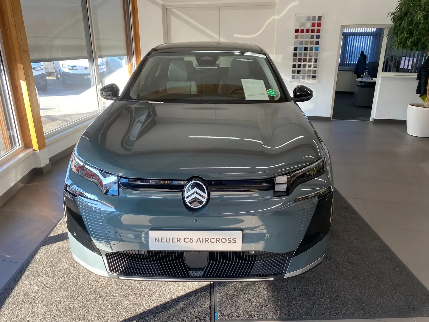 Citroen C5 Aircross Elektro 210PS   MAX Grün - 2