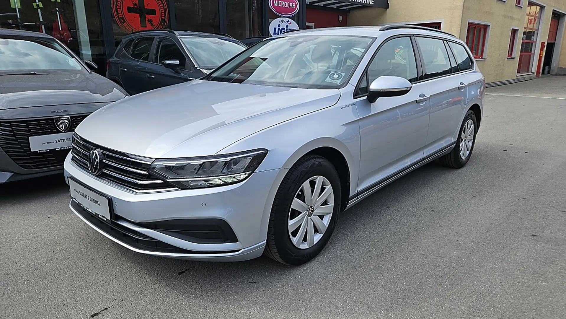 Volkswagen Passat Variant 2,0 SCR TDI**8-fach** Silber - 2