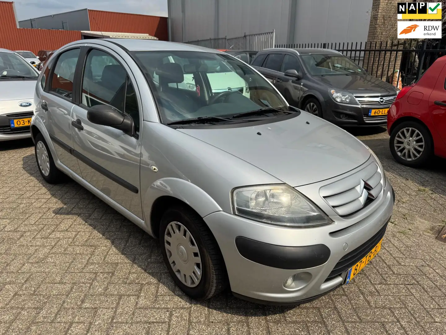 Citroen C3 1.1i Ligne Prestige AIRCO, TREKHAAK, NEW APK Grijs - 1