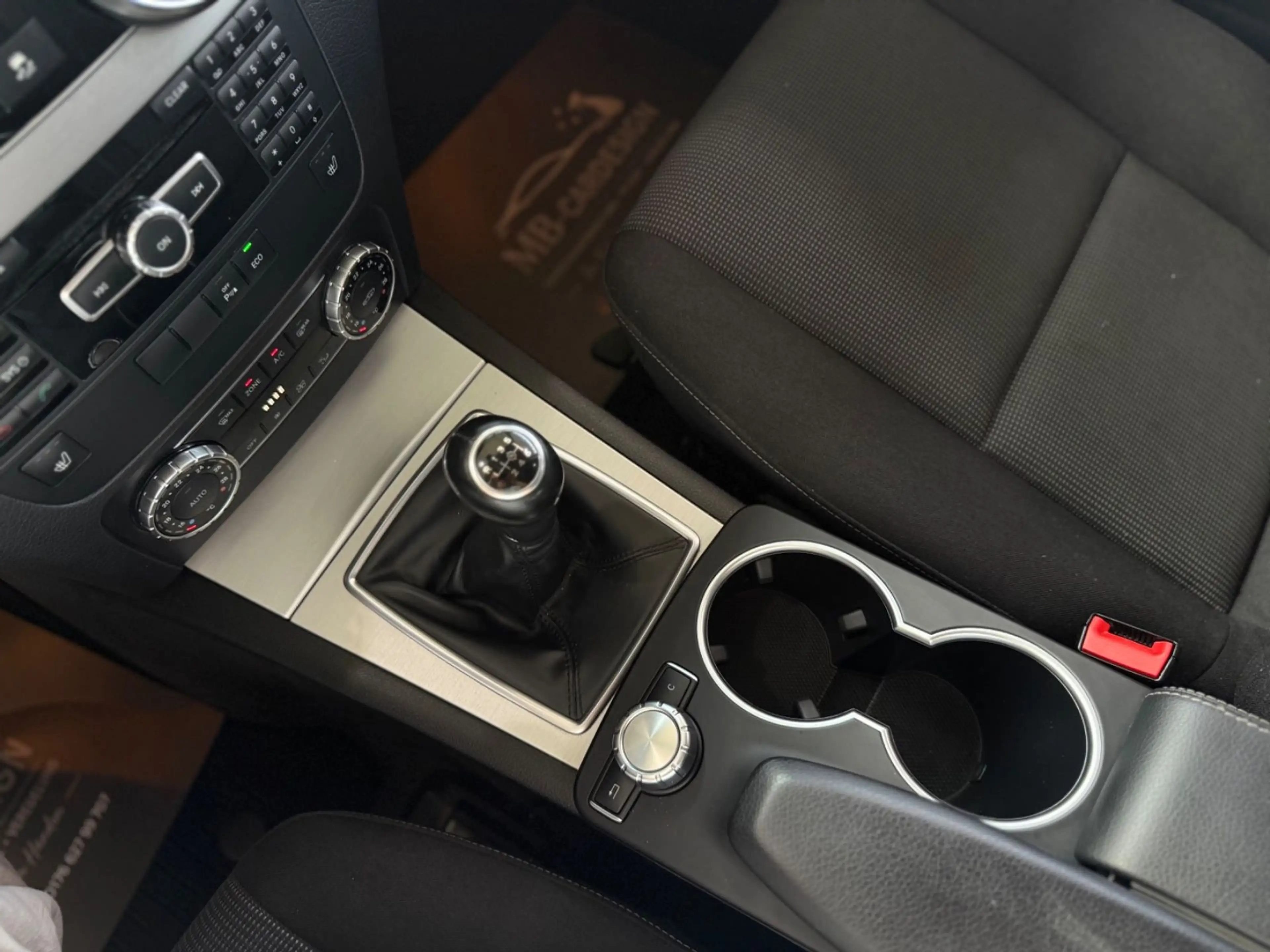Mercedes-Benz GLK 200 Premium — photo 13