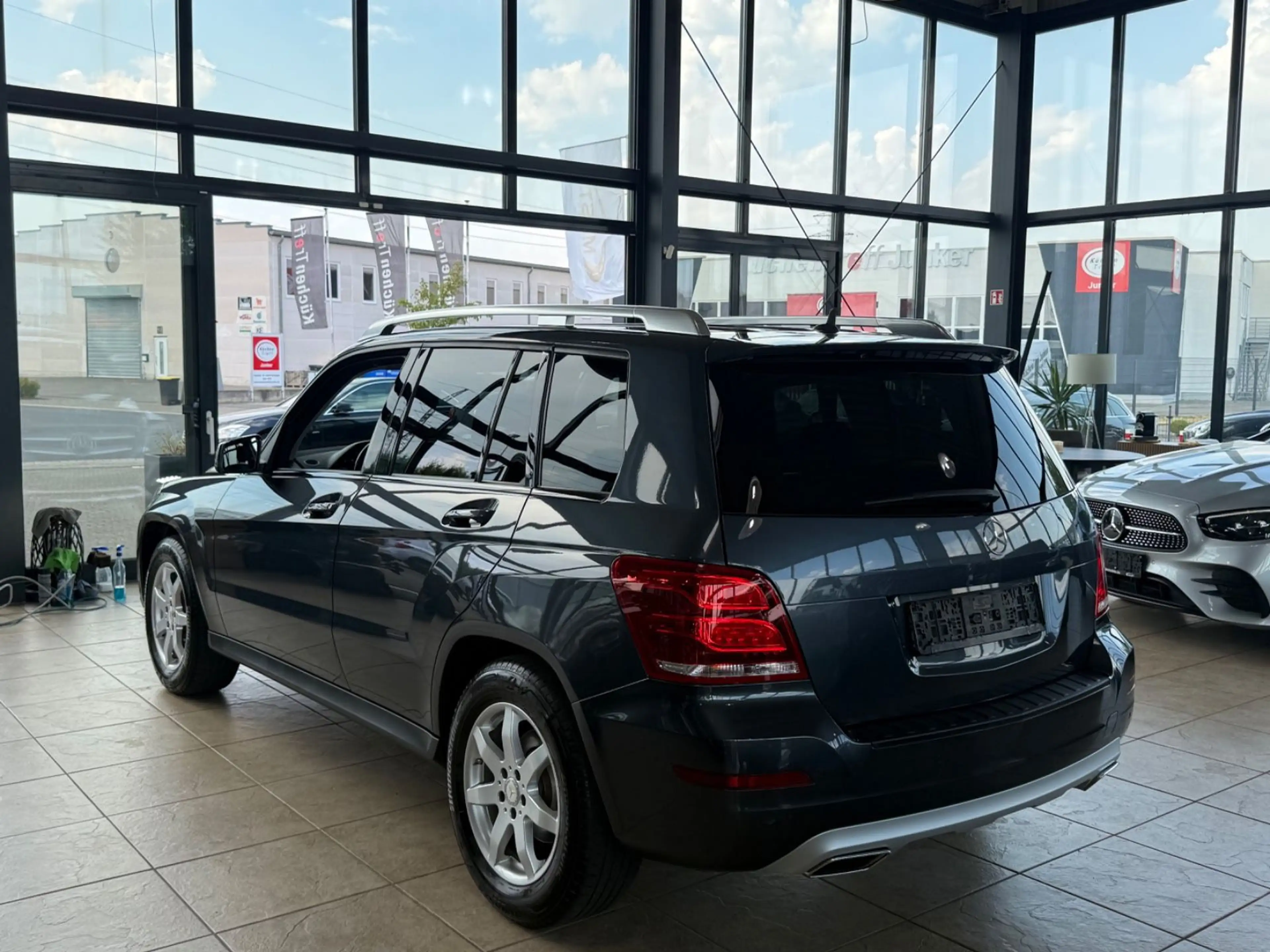 Mercedes-Benz GLK 200 Premium — photo 2