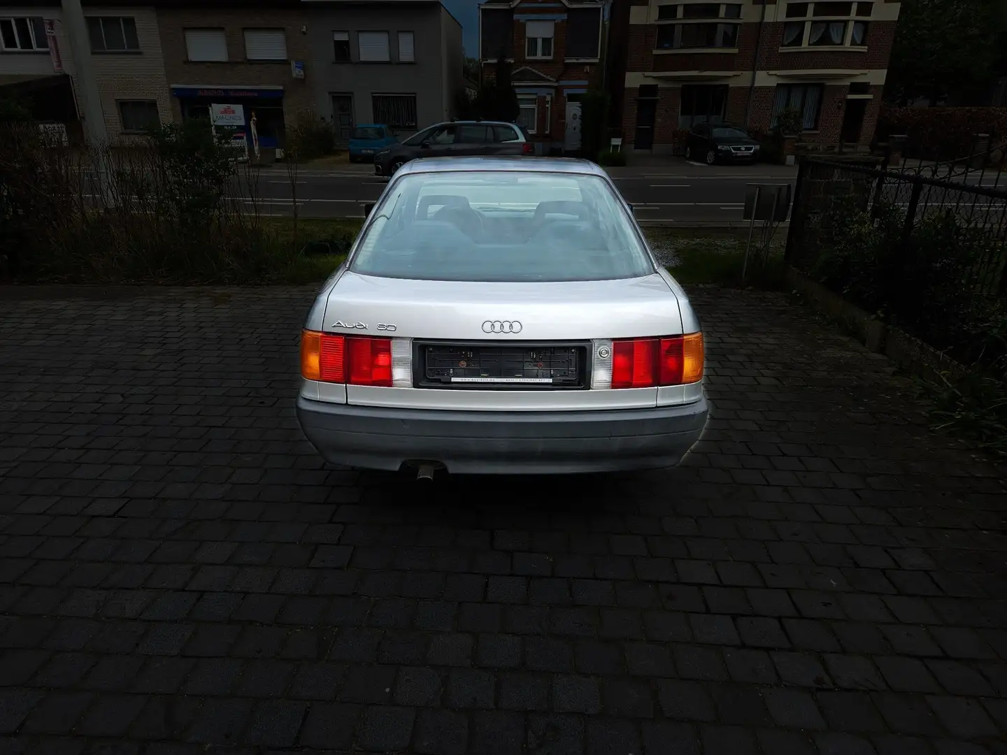 Audi 80 Design-Edition Grijs - 2