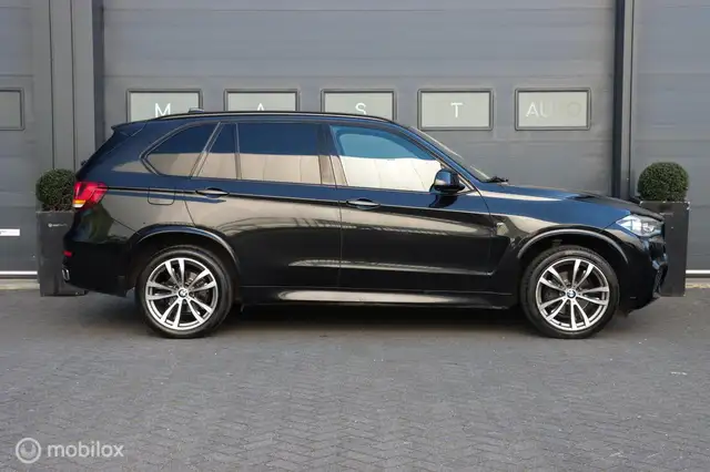 BMW X5 view 5