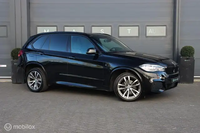 BMW X5 view 4
