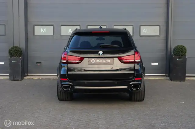 BMW X5 view 9