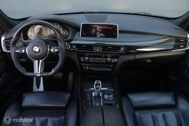 BMW X5 view 3