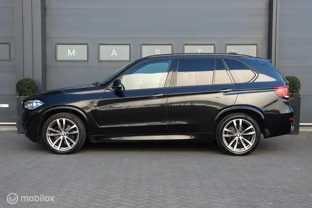 BMW X5 view 14