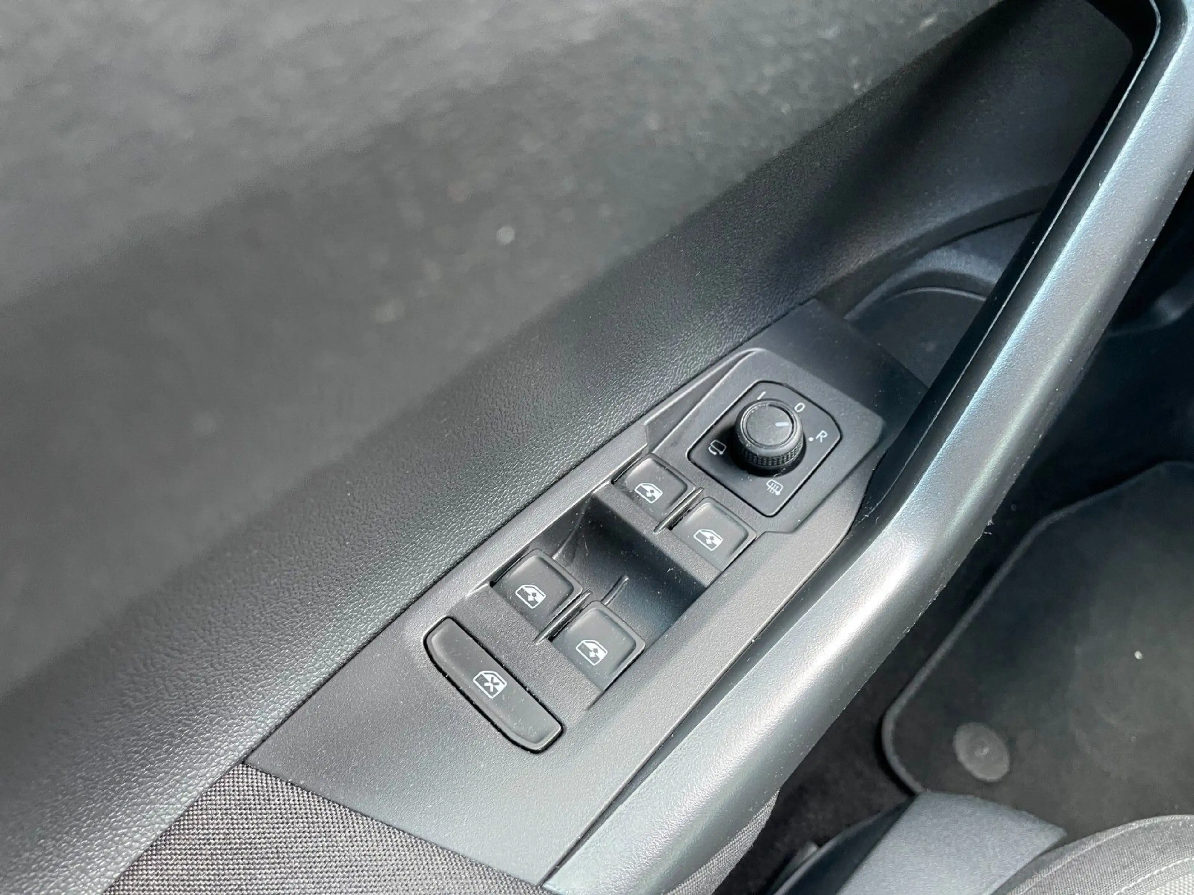 Volkswagen Taigo Life DSG Winterräder Sitzheizung — photo 14