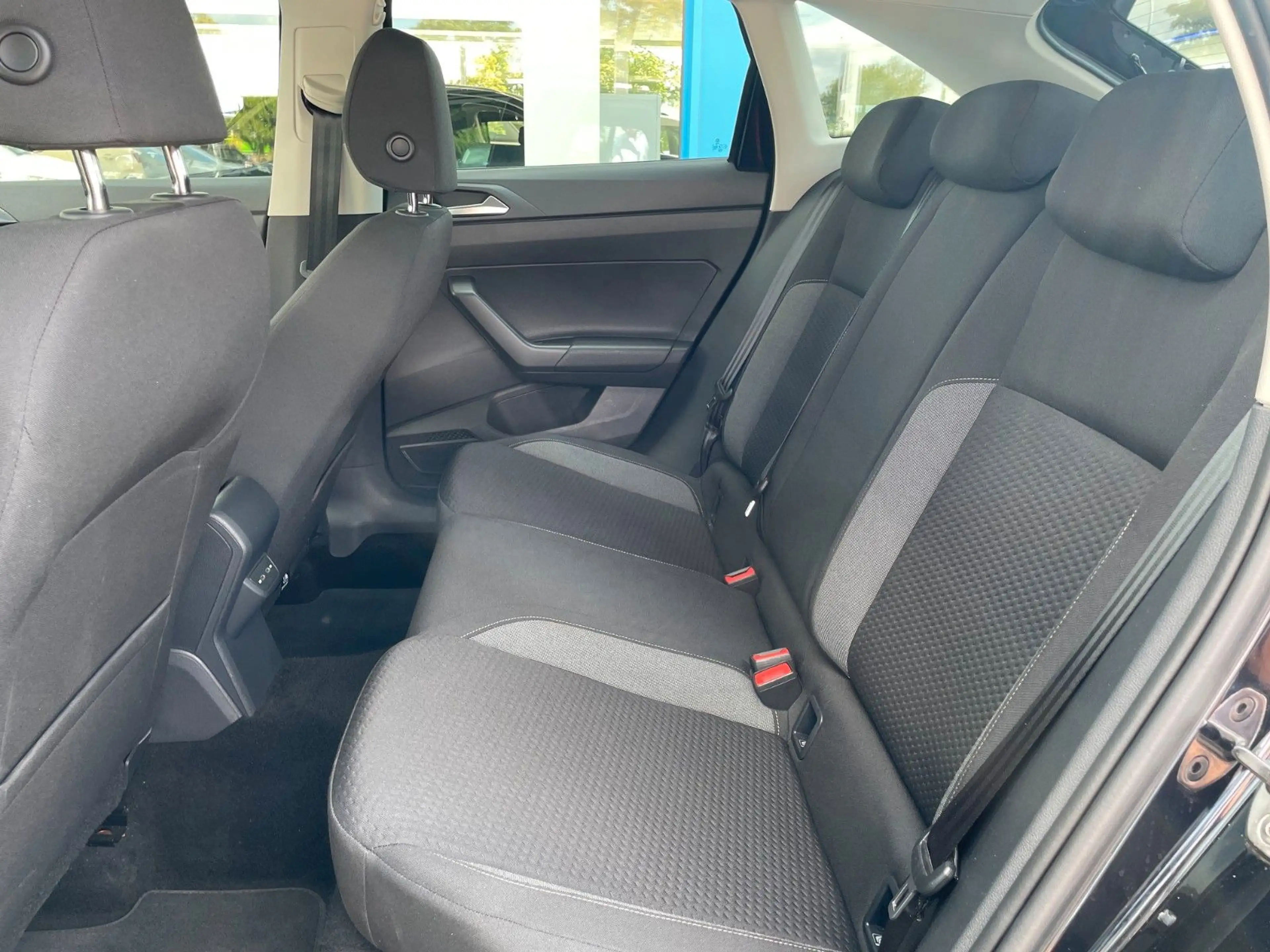 Volkswagen Taigo Life DSG Winterräder Sitzheizung — photo 9