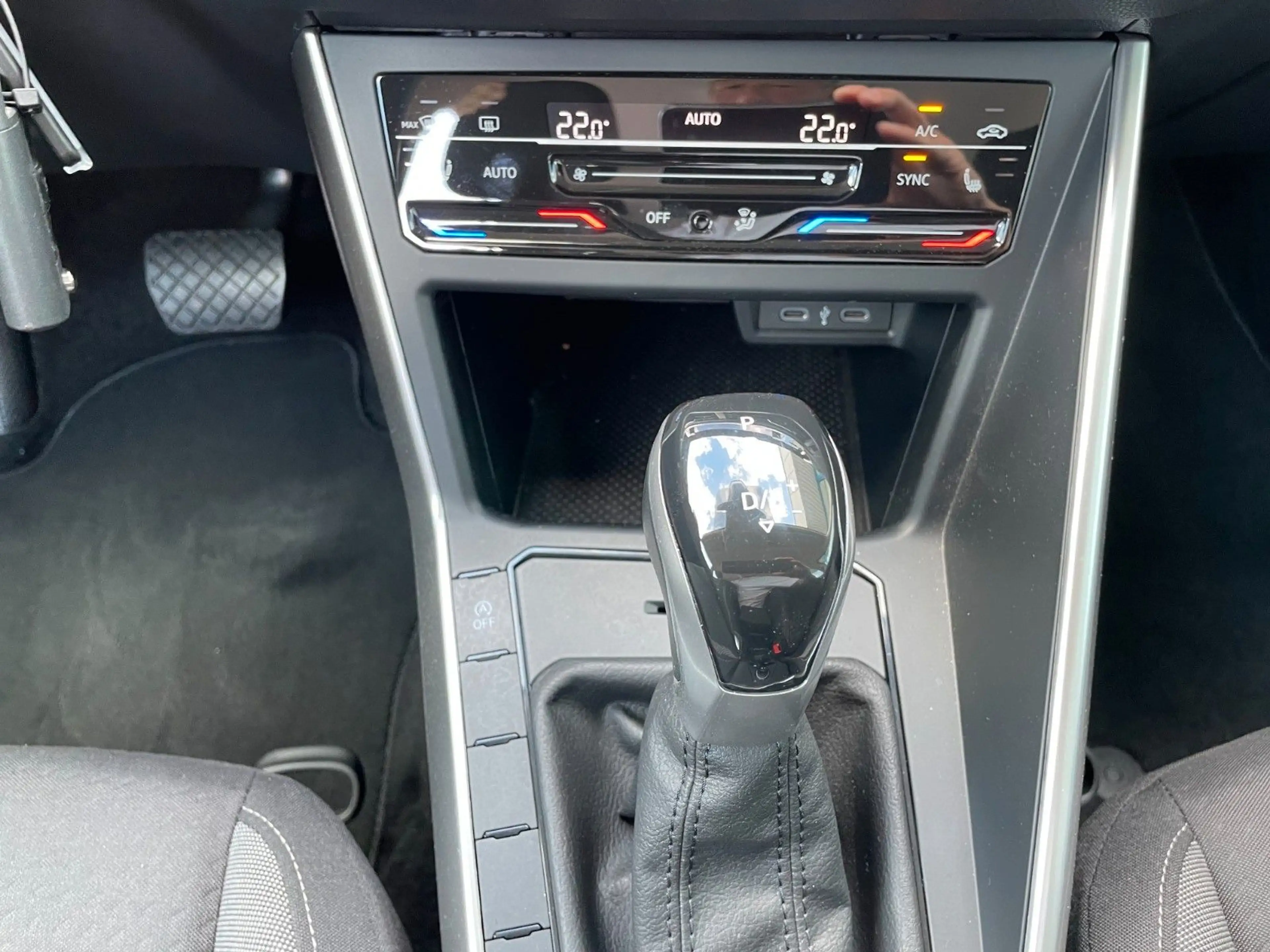 Volkswagen Taigo Life DSG Winterräder Sitzheizung — photo 15