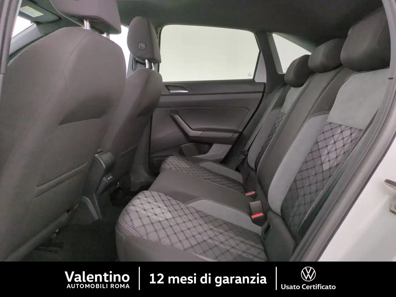 Volkswagen Taigo 1.0 TSI R-LINE 110 CV 10