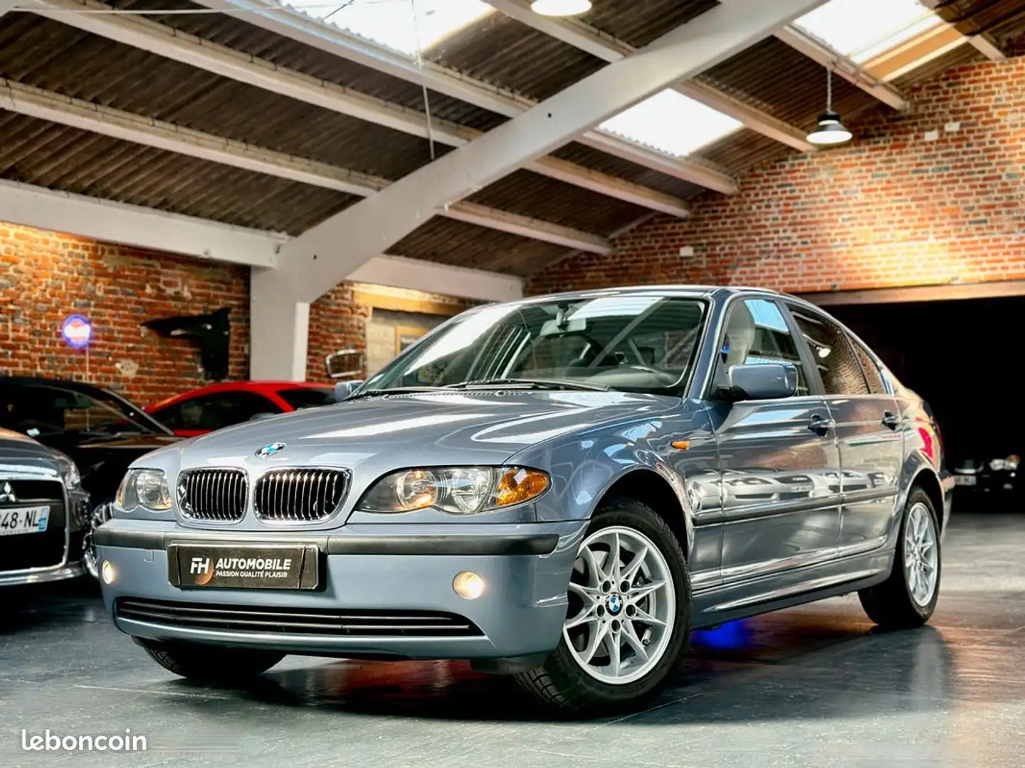 BMW 330 E46 325xi 2.5L 192 ch 44 860 kms certifiés Bluetooth, CarPlay Carnet et historique État exceptionnel Blau - 1