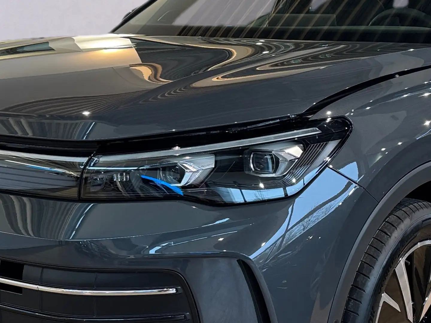 Volkswagen Tiguan Life 2.0 l TDI DSG Gris - 2