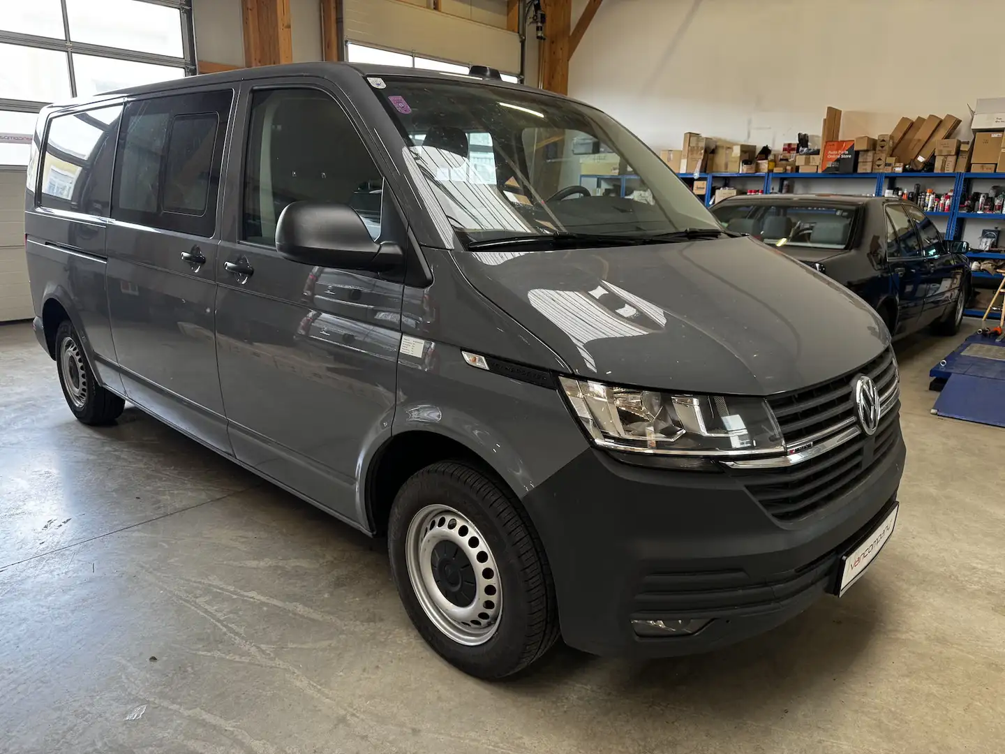 Volkswagen T6.1 lang 5-Sitzer 2.0 TDI 4Motion puregrey Grigio - 1