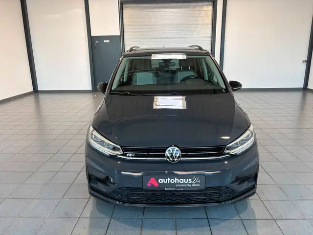 Volkswagen Touran view 2