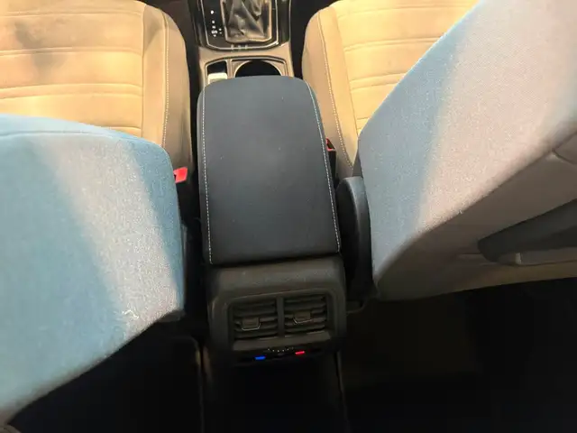 Volkswagen Touran view 13