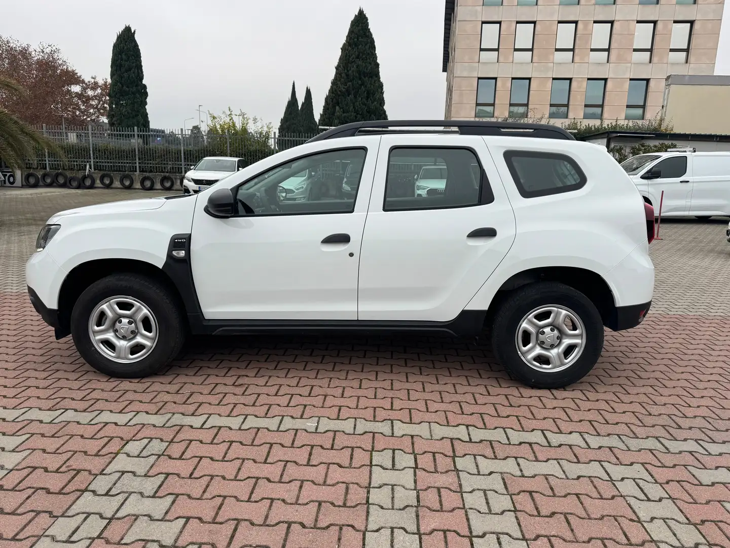 Dacia Duster 1.5 Blue dci 115cv S.&S. 4x4 ESSENTIAL AZIENDA Blanc - 1