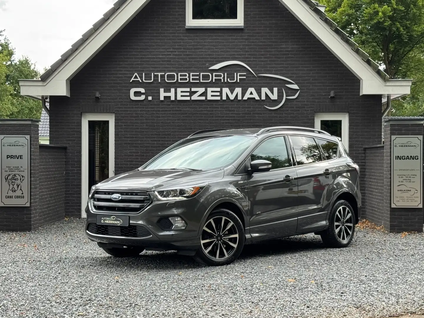 Ford Kuga 1.5 184PK 4WD ST Line 1e eigenaar Automaat Alcanta Grau - 2