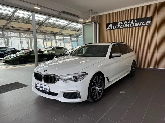 BMW 550 d Touring *HUD/AHK/SHZ/Driving-Assist/PANO*