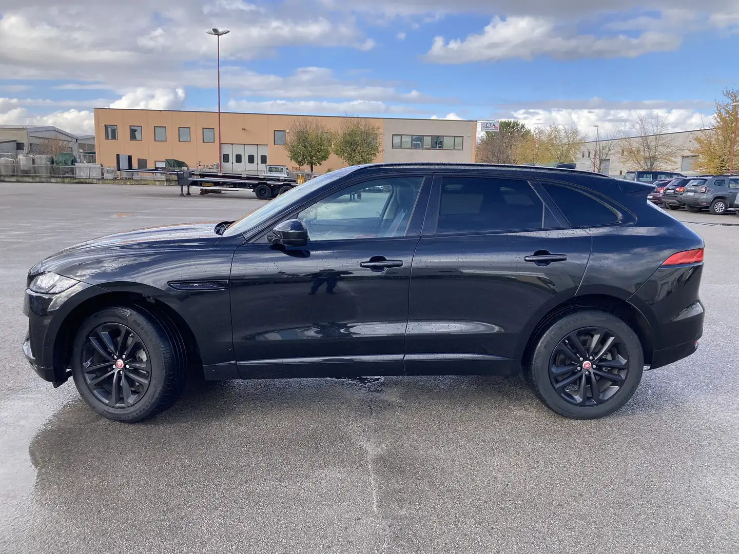 Jaguar F-Pace 2.0d i4 Chequered Flag awd 180cv auto my20 Nero - 2