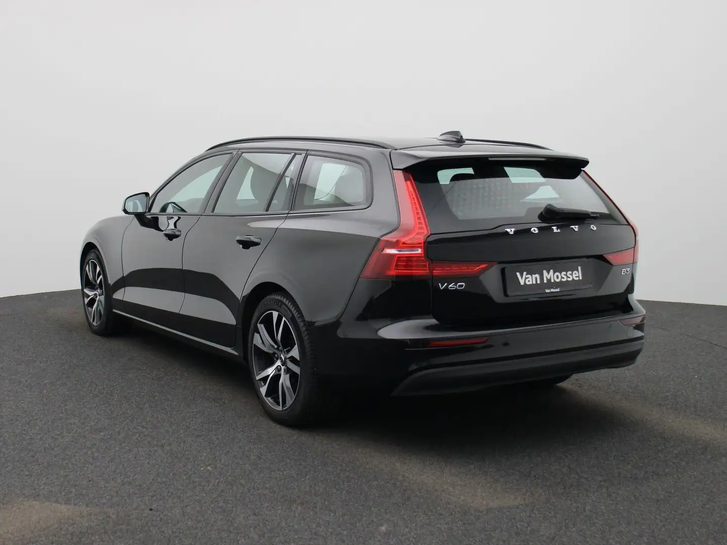Volvo V60 B3 Essential DCT Noir - 2