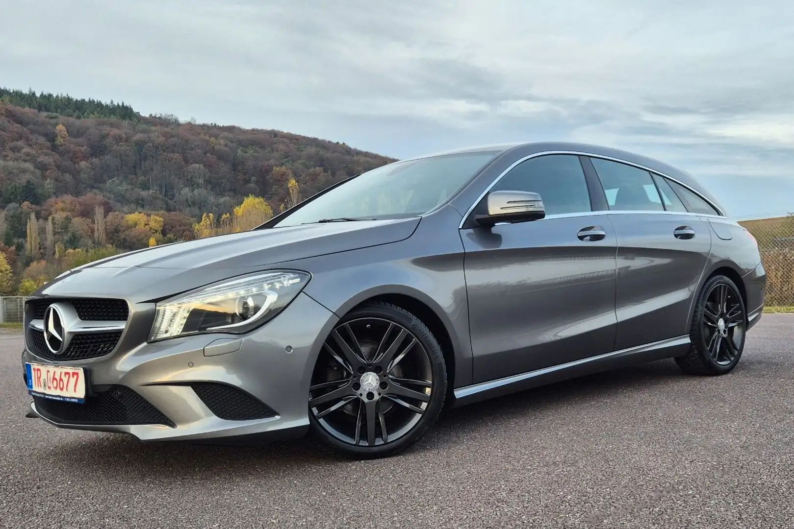 Mercedes-Benz CLA 220 Navi, Bi-Xenon. Grau - 1
