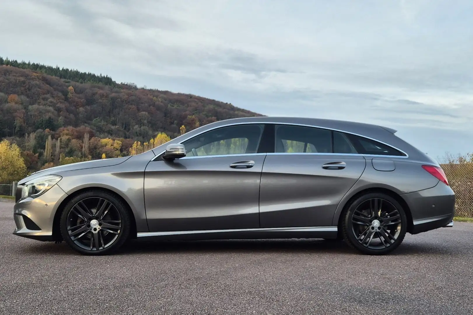 Mercedes-Benz CLA 220 Navi, Bi-Xenon. Grau - 2