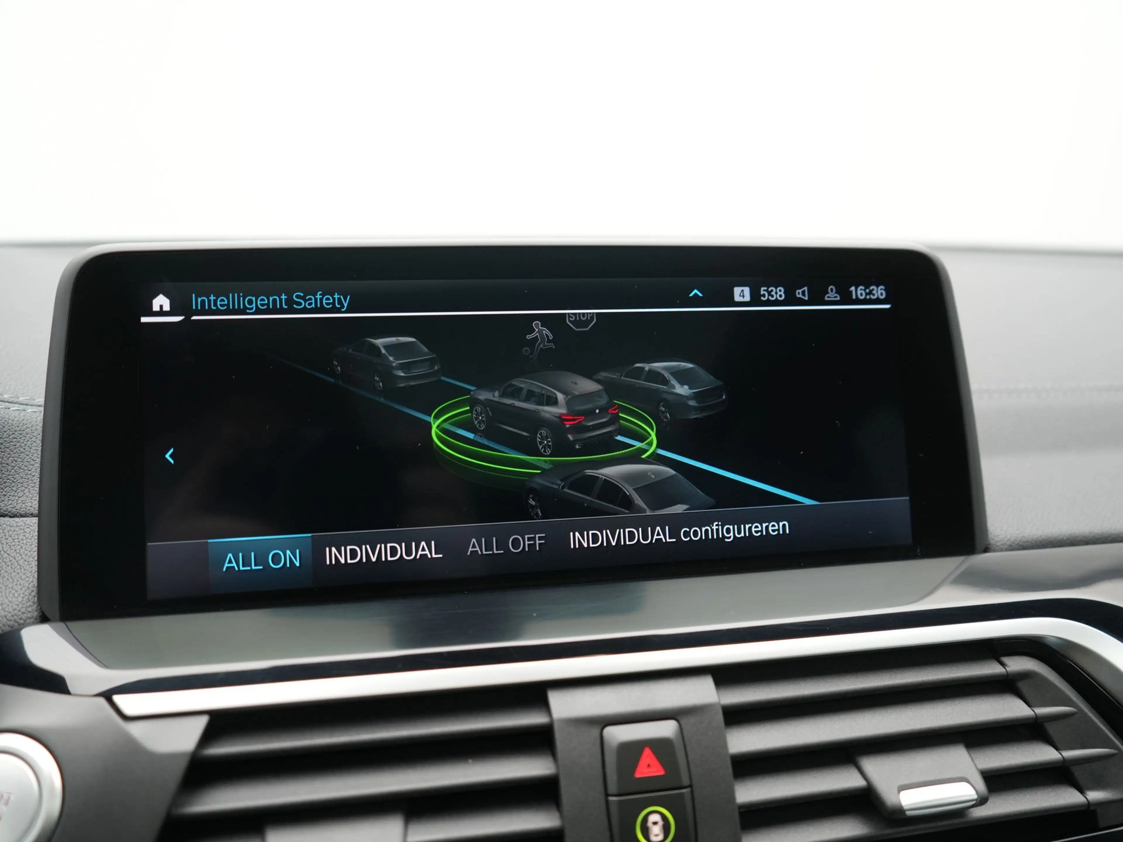 BMW X3 xDrive30e M Sport PHEV 293pk Dealer O.H. | Trekhaa — photo 32