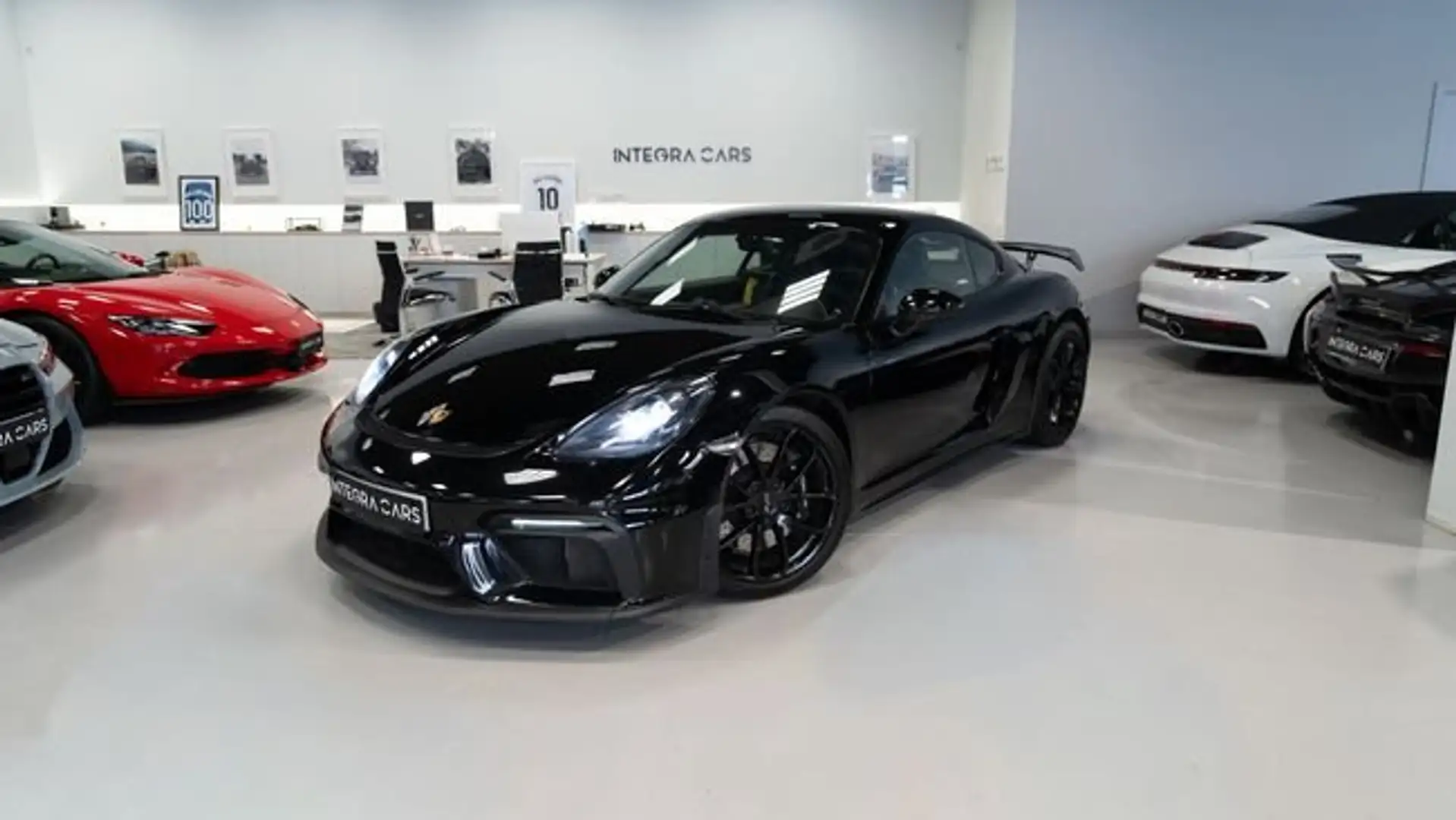 Porsche 718 Spyder CAYMAN GT4 Schwarz - 1