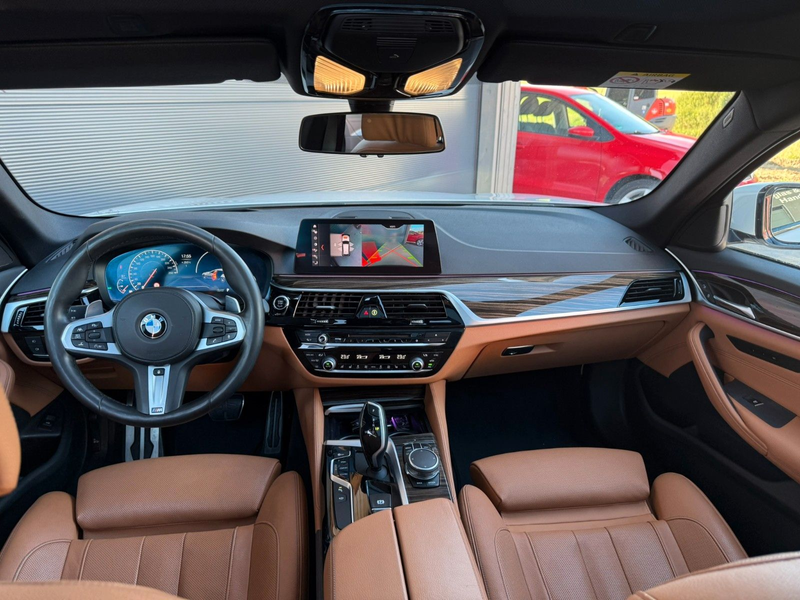 BMW 530 d xDrive Touring M Sport *PANO *HUD *360° ACC — photo 11