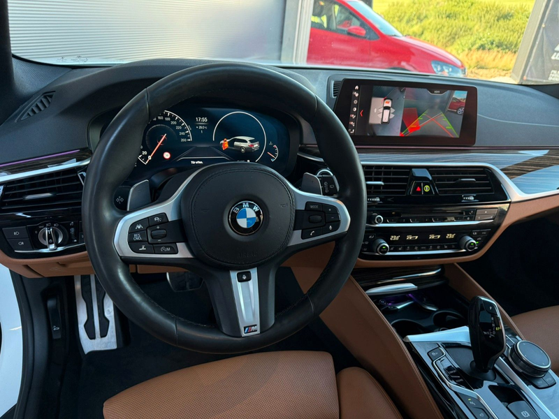 BMW 530 d xDrive Touring M Sport *PANO *HUD *360° ACC — photo 13