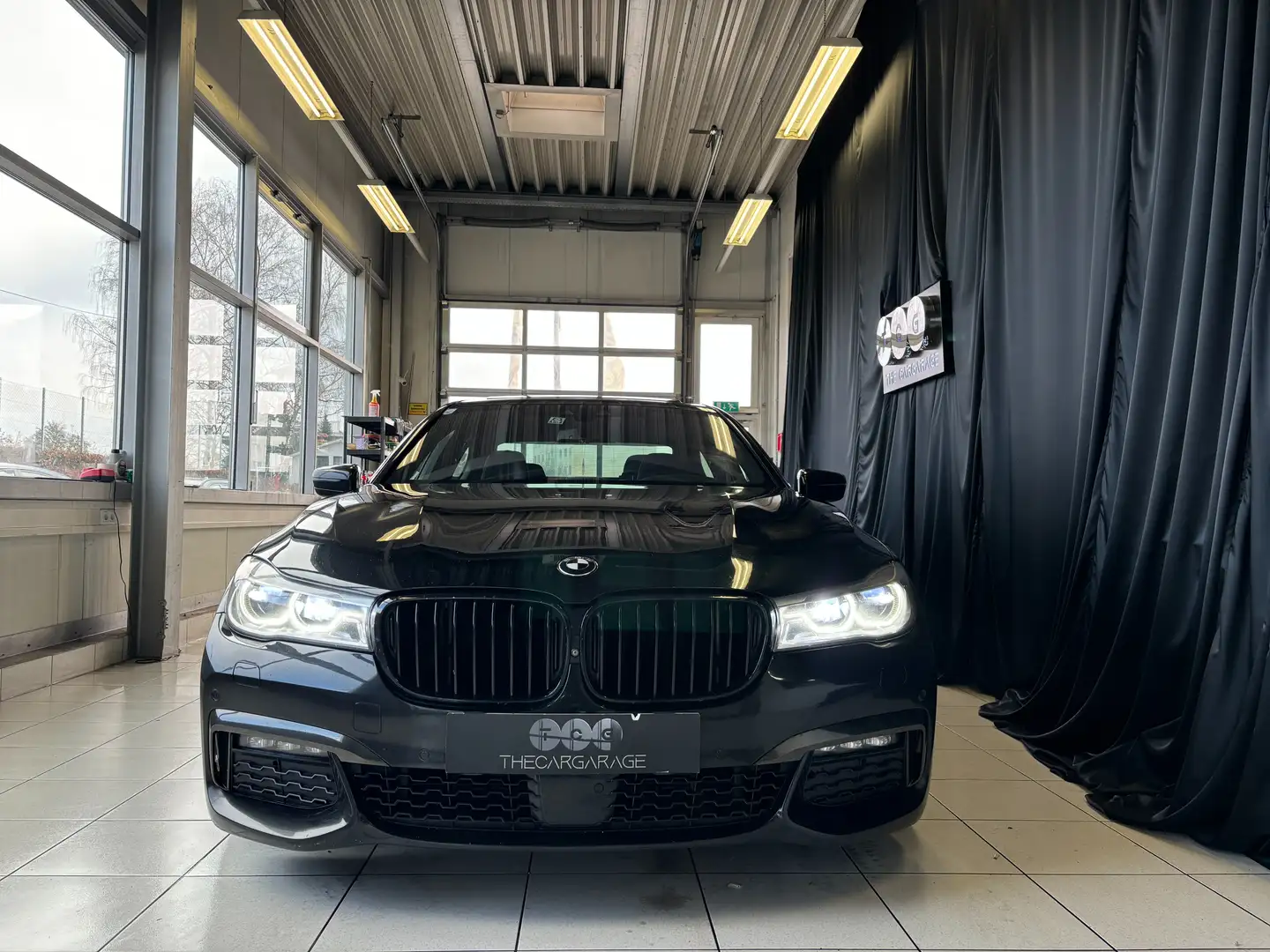 BMW 730 730 d xDrive M-PAKET Schwarz - 2