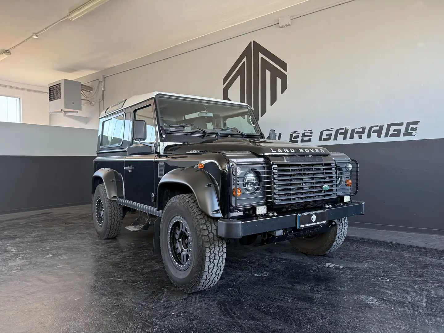 Land Rover Defender VI 90 2.2 TD4 6marce SOLO 102.000KM - 1