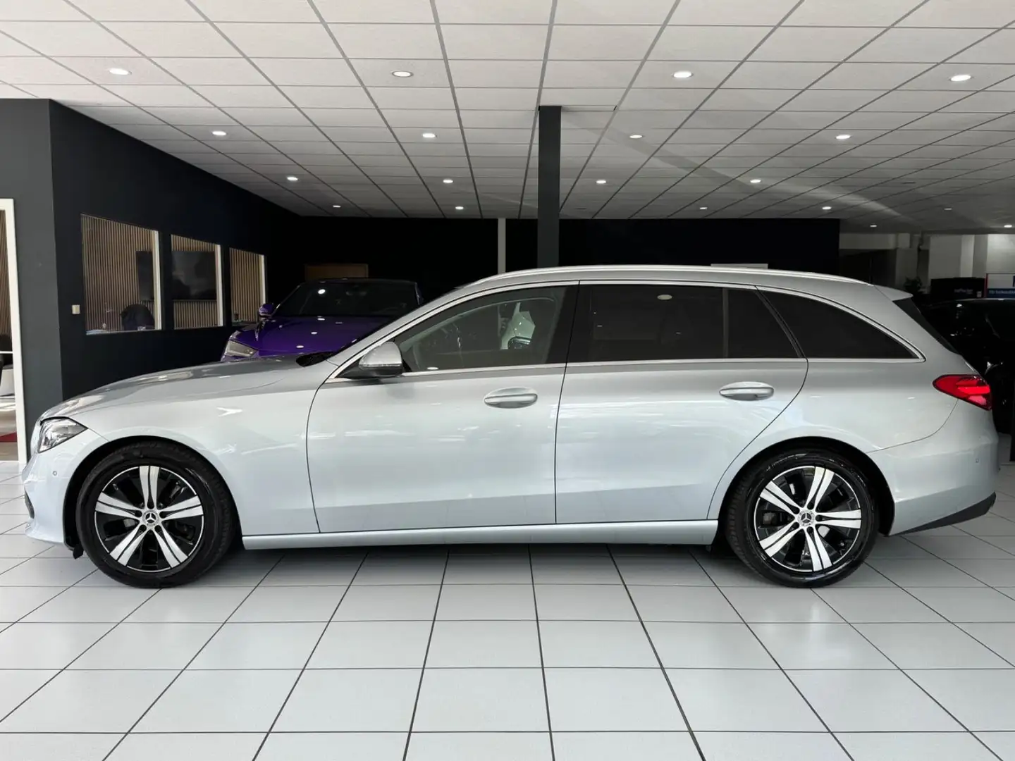 Mercedes-Benz C 220 d T AVANTGARDE*R-CAM*TOTW*E-HECK*DIST+*AHK* Zilver - 2