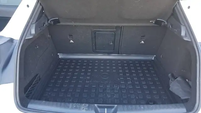 Mercedes-Benz 220 view 14