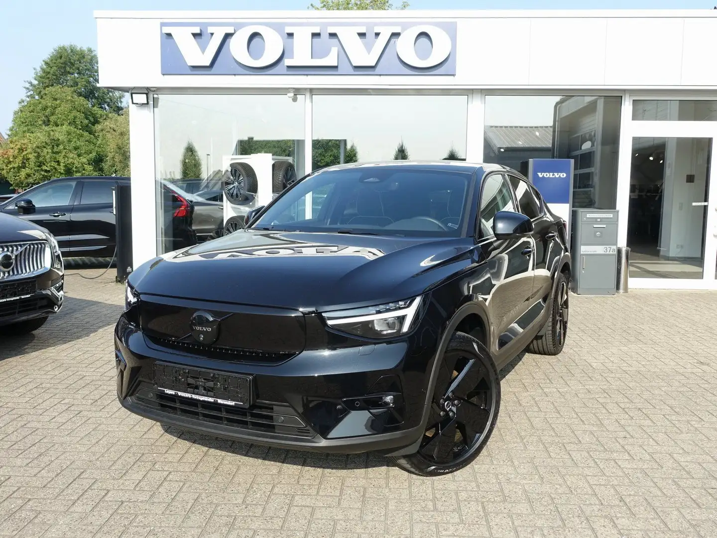 Volvo EC40 Black Edition Ultra Twin Motor Performance Fekete - 1