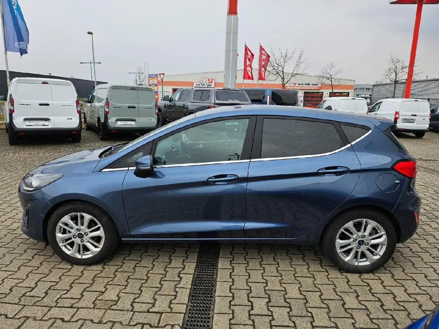 Ford Fiesta Titanium Blau - 2
