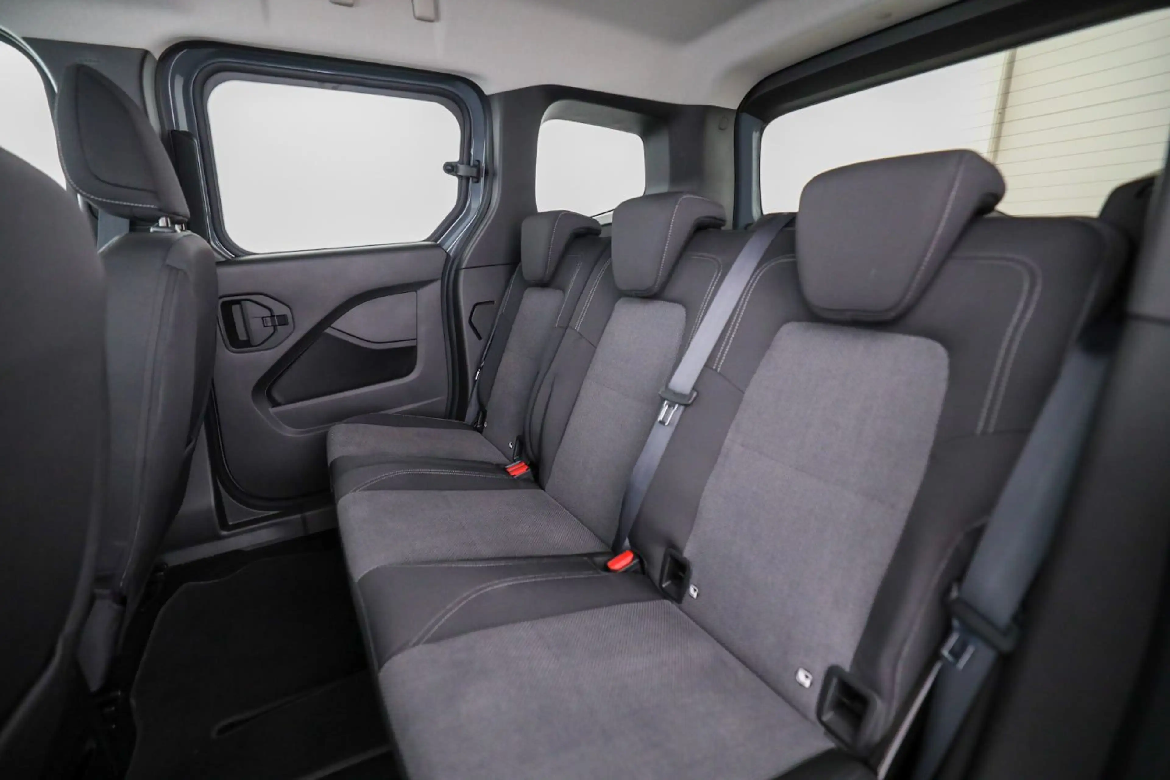 Mercedes-Benz T-Class T 180 d Standard Cam SHZ — photo 10