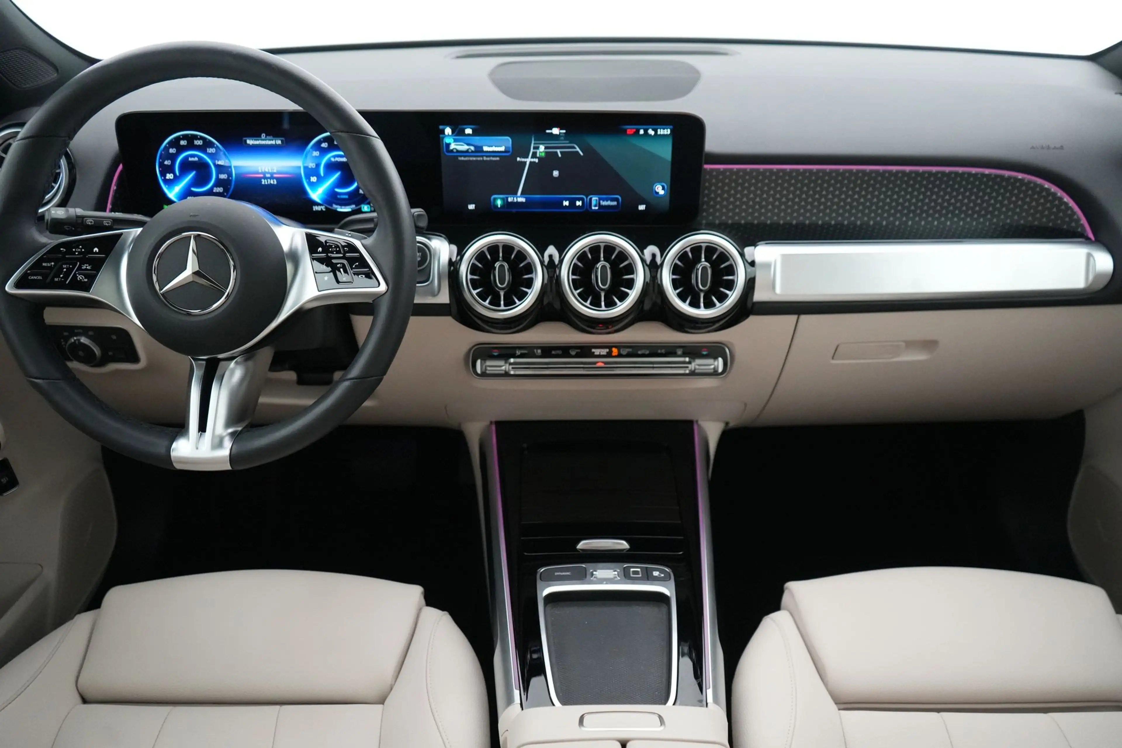 Mercedes-Benz EQB 250 250+ Luxury Line LEDER/CUIR Adapt. LED GPS PDC 360 — photo 13