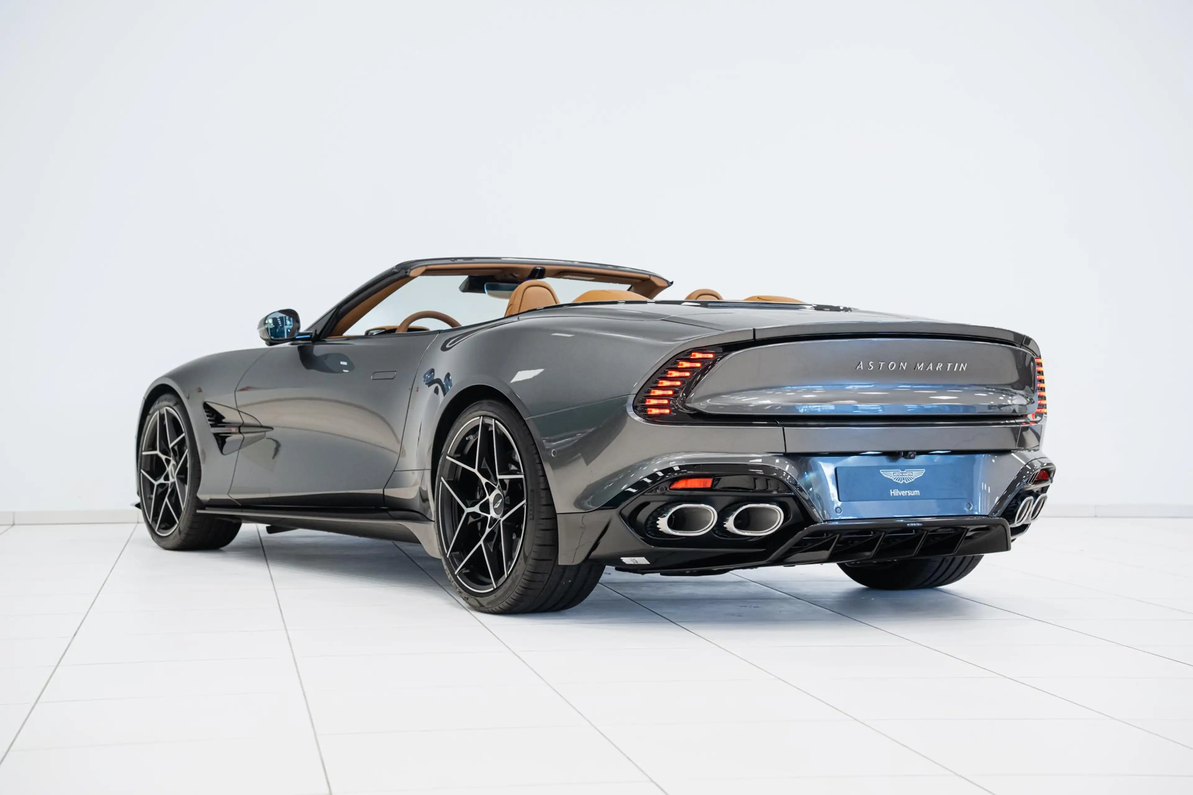 Aston Martin Vanquish Volante | NEW 2026 | Incl. BPM | — photo 3
