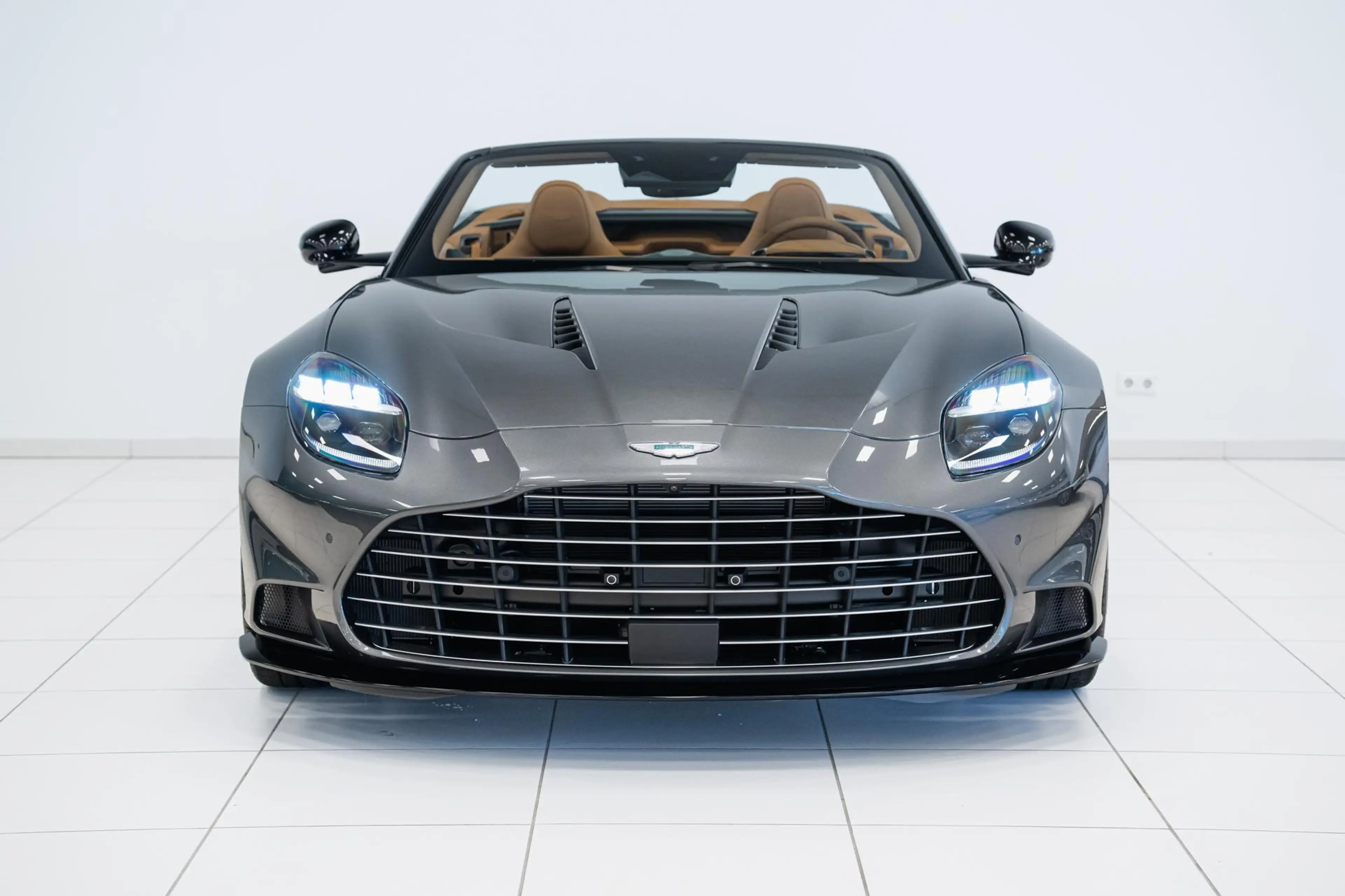 Aston Martin Vanquish Volante | NEW 2026 | Incl. BPM | — photo 2