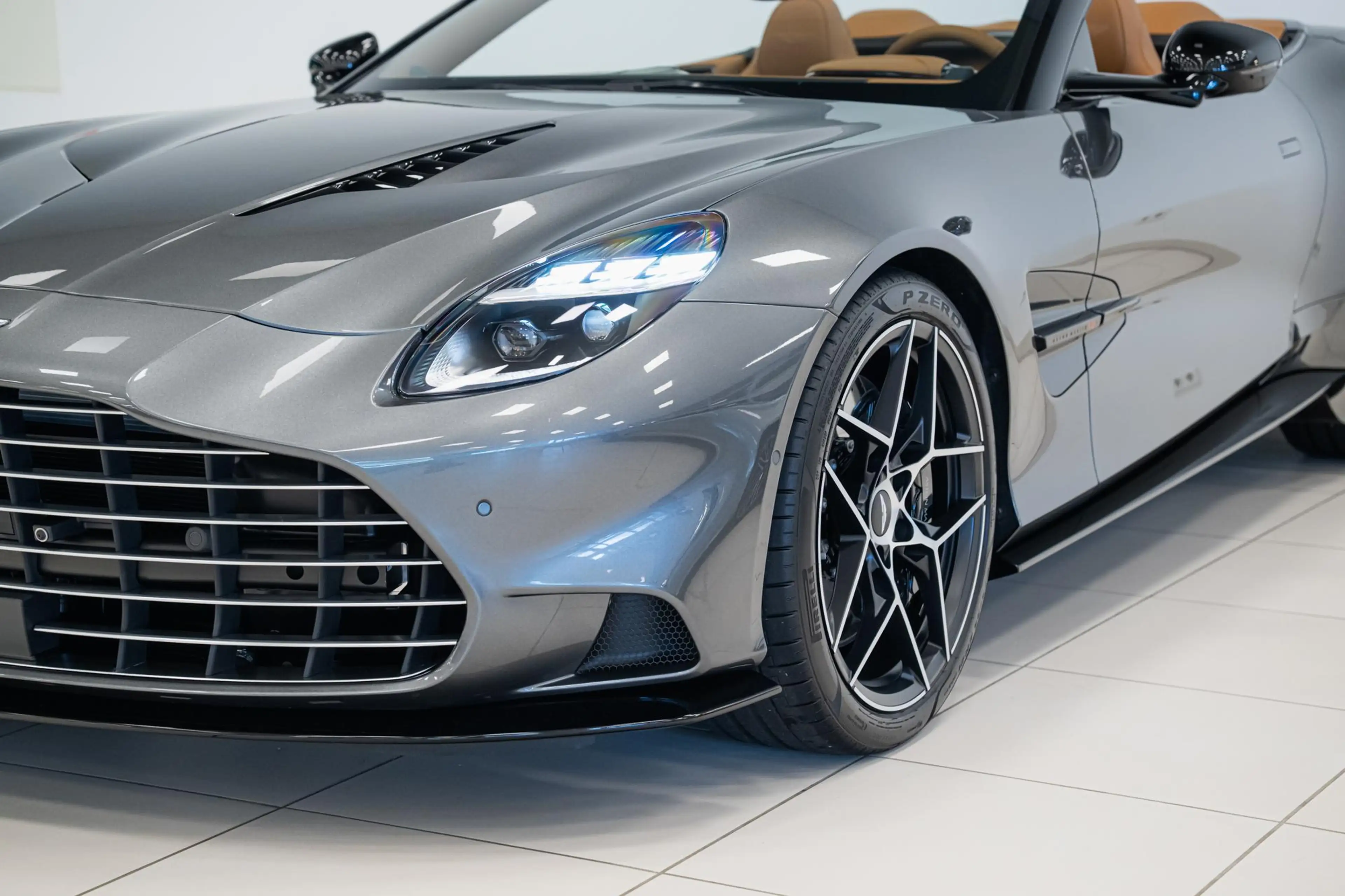 Aston Martin Vanquish Volante | NEW 2026 | Incl. BPM | — photo 14