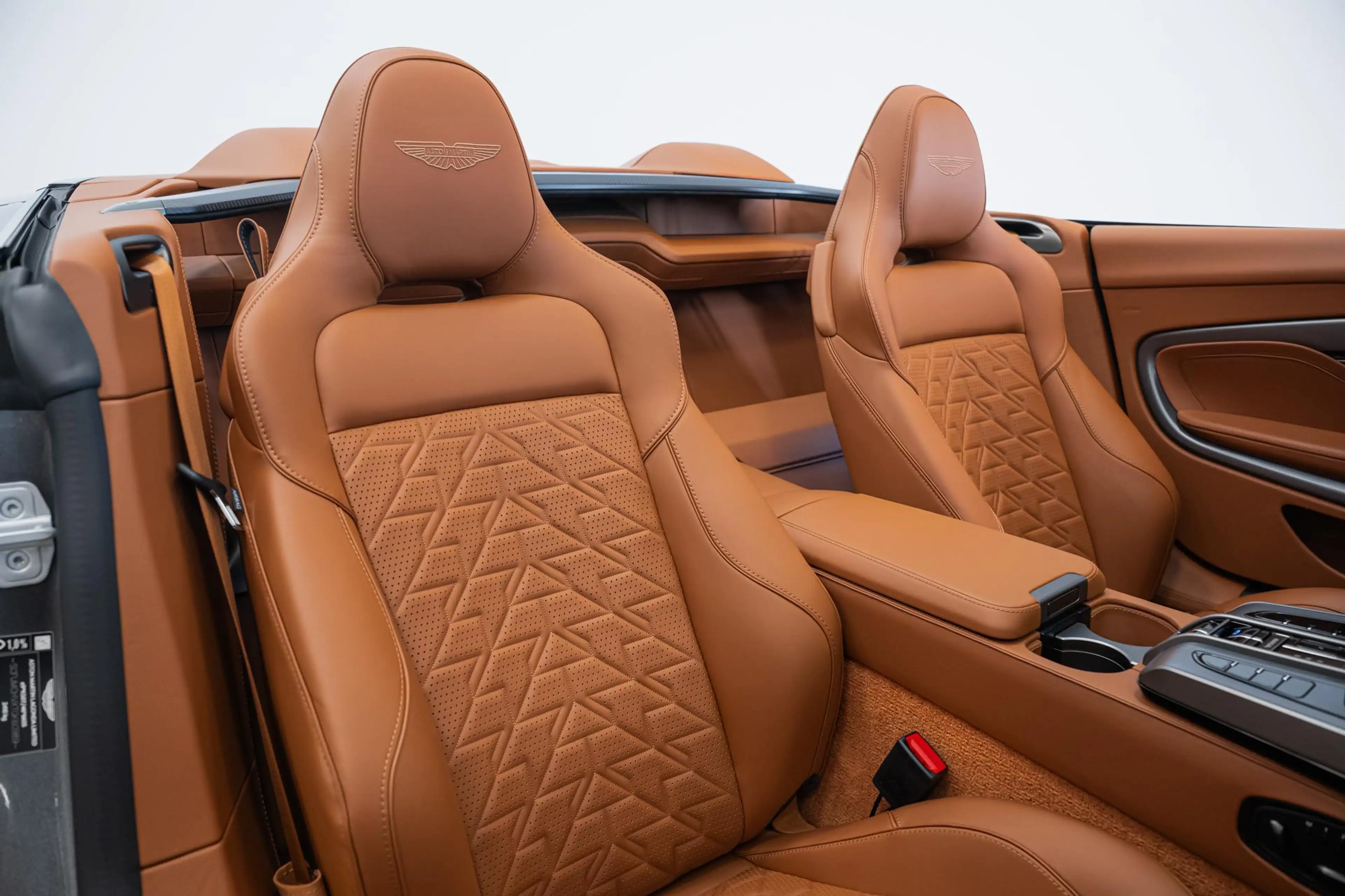 Aston Martin Vanquish Volante | NEW 2026 | Incl. BPM | — photo 6