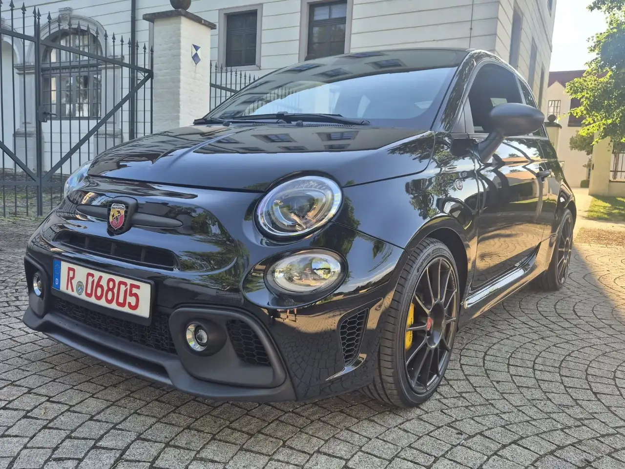 Abarth 695 2023