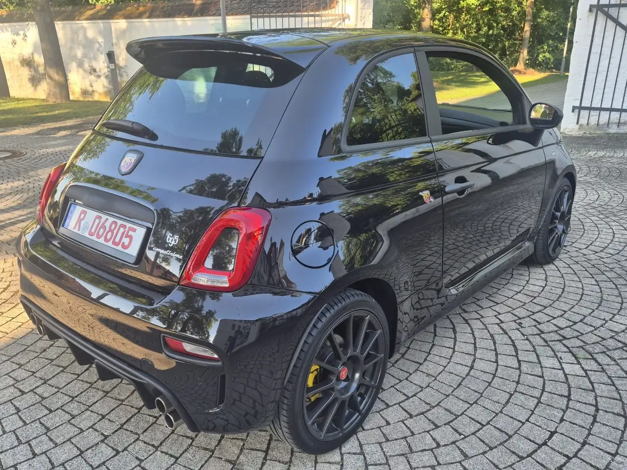 Abarth 695 2023