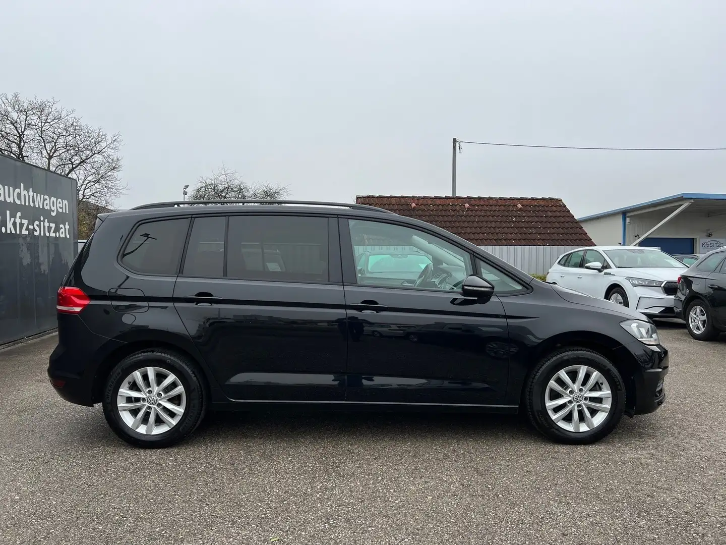 Volkswagen Touran 1,5 TSI ACT Comfortline Schwarz - 2